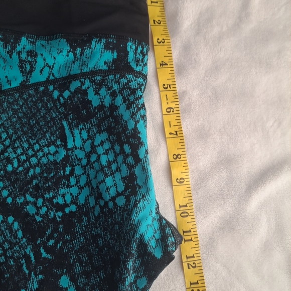Nike Epic Lux Tight Python Black and Blue Leggings - Picture 12 of 13